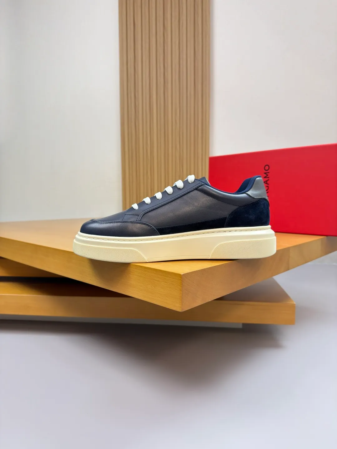 Men's men's shoes 💰440 [New style] 🏃‍♂️🏃‍♂️[Ferragamo] Ferragamo - High-end quality original order·Casual sports shoes -Upper: 🔝Nappa calfskin, suede calfskin, shoe body. Sewing brand totem, tongue air pressure brand logo -Inner: water-dyed cowhide -Outsole: ultra-light TPU foam rubber; molded outsole -Ultra-high quality control and fine workmanship: outstanding (high-end, extravagance, grade) -Size: 38-45 (46, can be customized)